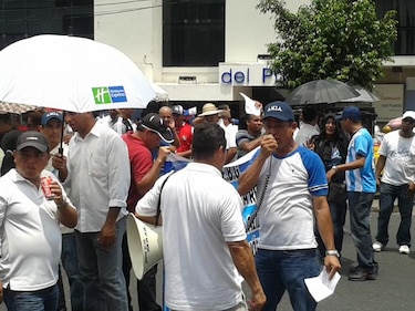Cámara de Comercio critica los paros del Suntracs y docentes