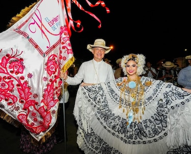 ¡Seco Herrerano rinde homenaje a nuestras tradiciones!