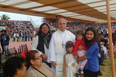 ‘Bromeábamos con que sería papa desde que tenía 6 años’, dice el hermano de León XIV