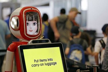 Robot asiste a viajeros en aeropuerto de Seattle