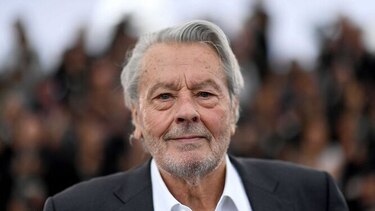 Alain Delon se recupera de accidente cerebrovascular