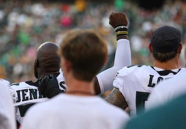NFL: Jugadores protestan durante himno, Trump pide sanciones