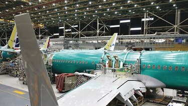 Reguladores hallan fallas con piloto automático de 737 Max