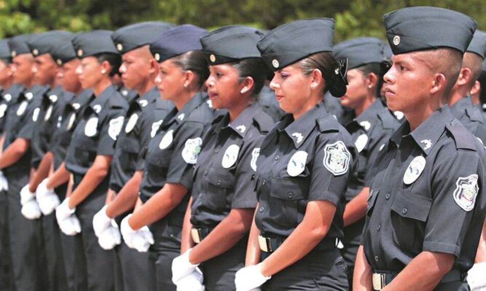 Festival de ascensos en los estamentos de seguridad: 5 mil 870 agentes beneficiados