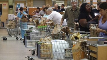 Gobernador de Florida: El que pueda irse, que se vaya ahora