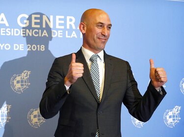Luis Rubiales, presidente del fútbol español, dimitirá tras el beso forzado a una jugadora