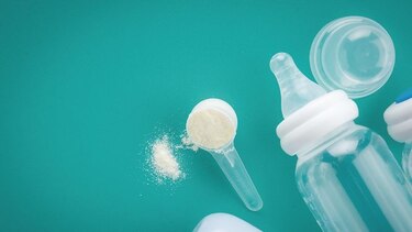 Chile prohíbe consumo de una leche en polvo para bebés