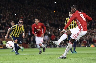 Pogba impulsa al Manchester United, mal día para equipos españoles
