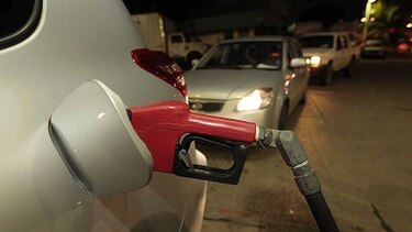 Gasolina de 95 octanos mantiene su precio por litro; la de 91 sube