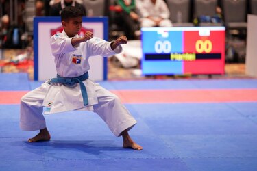 El panameño Lucas Ruiloba, de 11 años, dominó el US Open de Karate en Estados Unidos