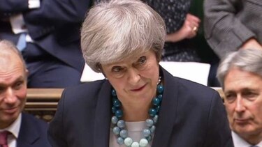 Theresa May aplaza la votación sobre salida del Reino Unido de la UE