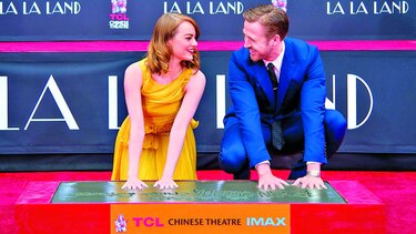 Gosling y Stone eternizan sus huellas