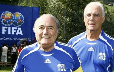 Suspenden a Beckenbauer de cualquier actividad organizada por la FIFA