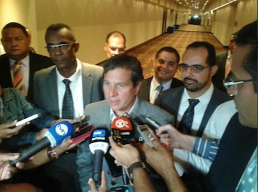 Diputados perredistas y panameñistas acuerdan continuar reuniones
