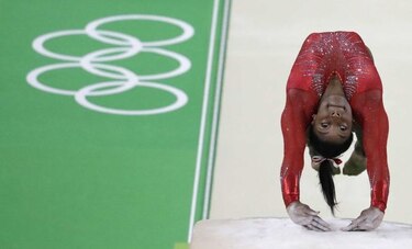 Simone Biles gana su tercer oro en la gimnasia olímpica