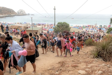 Chile evacúa playas e islas ante la alerta por un posible tsunami tras la erupción en Tonga