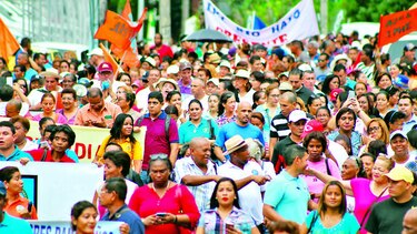 Docentes advierten de paro