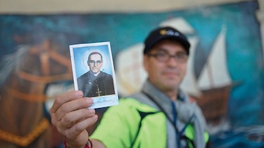 San Óscar Arnulfo Romero, una figura que confrontó a la dictadura salvadoreña