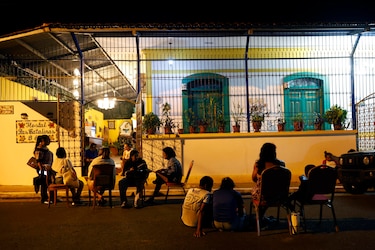 Al menos 600 viviendas y 400 escuelas resultaron afectadas en el país por el terremoto