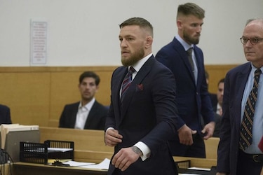 Conor McGregor se declara culpable de ataque a bus y evita prisión