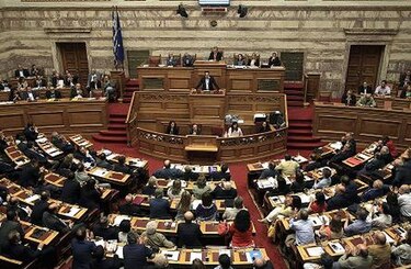El Parlamento aprueba realizar referendo en Grecia
