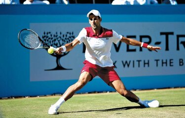Djokovic llega a 800 victorias  al avanzar a semis en Queen’s