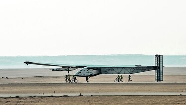Avión Solar impulse 2 aterriza en Egipto