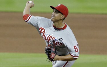 Filis vuelven a subir al panameño Severino González