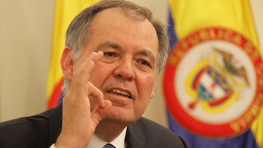 Juan Manuel Santos y Alejandro Ordóñez se enfrentan por diálogo de paz con las FARC