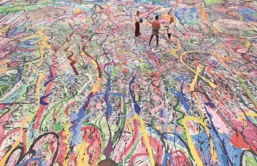 Artista realiza la pintura más grande del mundo en Dubai