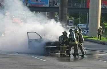 Bomberos alertan por 277 incendios vehiculares en 2025; sedanes encabezan la lista