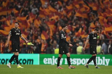 Galatasaray da un golpe en Estambul y deja contra las cuerdas a la Juventus