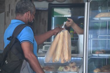 Alza en precio de alimentos, hoteles y restaurantes impulsa el IPC