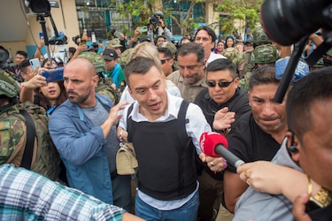 ‘Hoy ganamos’, dice el candidato Daniel Noboa tras votar en las elecciones de Ecuador