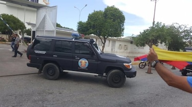 Periodista seguirá detenido en Venezuela acusado de lavado