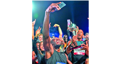 Usain Bolt gana prueba de 150 metros