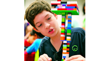 LA FIESTA DE BLOQUES LEGO
