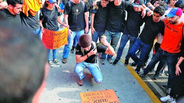 Otro muerto, manifiesto y más calle