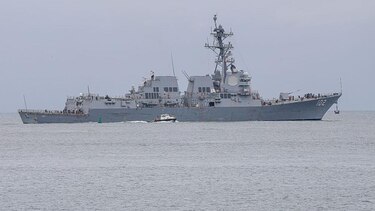 Venezuela asegura que ‘destructor’ de Estados Unidos abordó de manera ‘ilegal’ a una embarcación