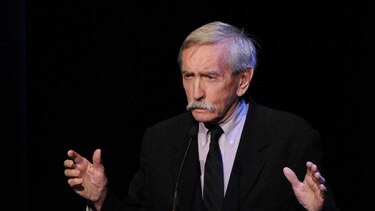 Muere escritor Edward Albee, autor de '¿Quién le teme a Virginia Woolf?'