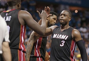 Luol Deng firma con los Lakers por cuatro años