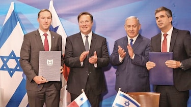 Panamá firma tratado de libre comercio con Israel