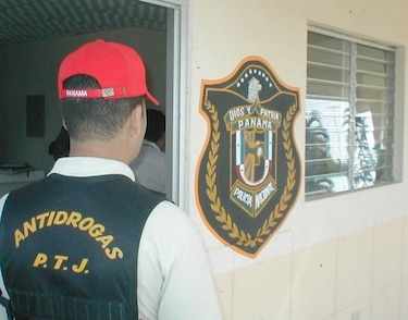 Decomisan 96 kilos de cocaína en playa de Pedasí