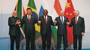 Xi Jinping pide a aliados rechazar proteccionismo