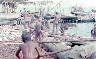 Despidiéndome de la gente y la escuelita de El Islote, 1970
