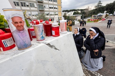 El papa Francisco experimenta una ‘leve mejoría’ y la insuficiencia renal ‘no es preocupante’