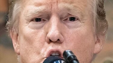 Trump confía en tener acorralada a China