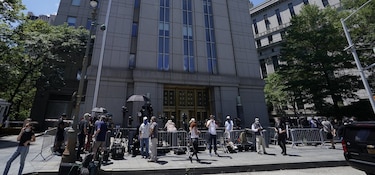 La exnovia de Jeffrey Epstein se declara no culpable de tráfico sexual de menores