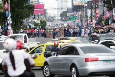 Docentes marchan en espera de respuesta