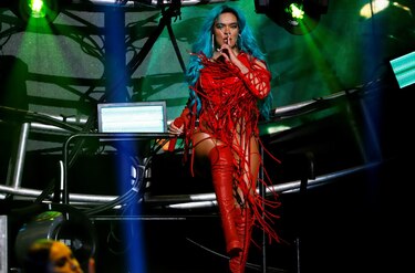 Demandan a Karol G por plagio en el tema ‘Don’t be shy’ junto a DJ Tiesto